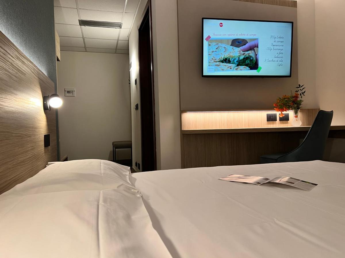Hotel Gardenia Romano Canavese Екстер'єр фото