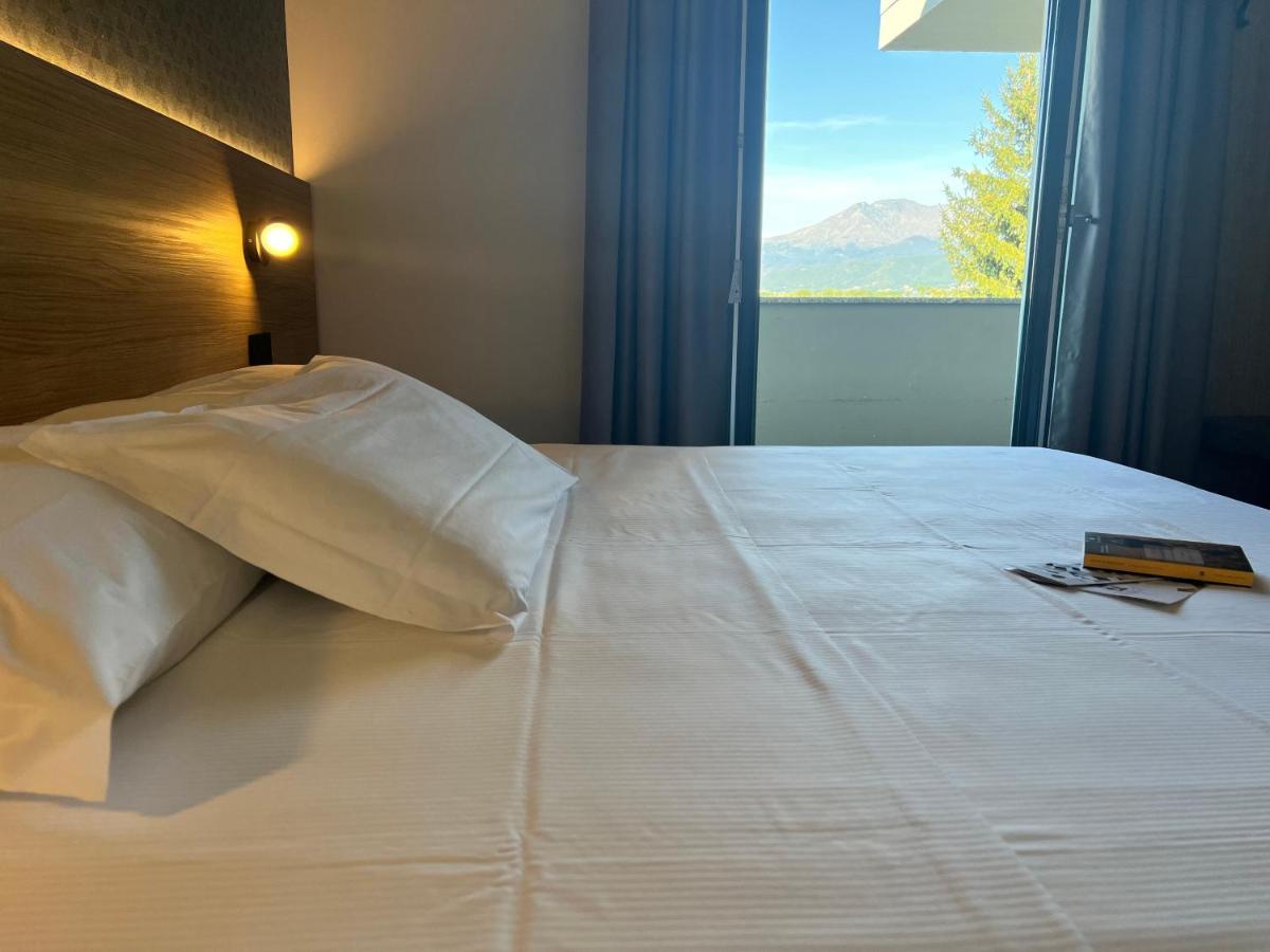 Hotel Gardenia Romano Canavese Екстер'єр фото