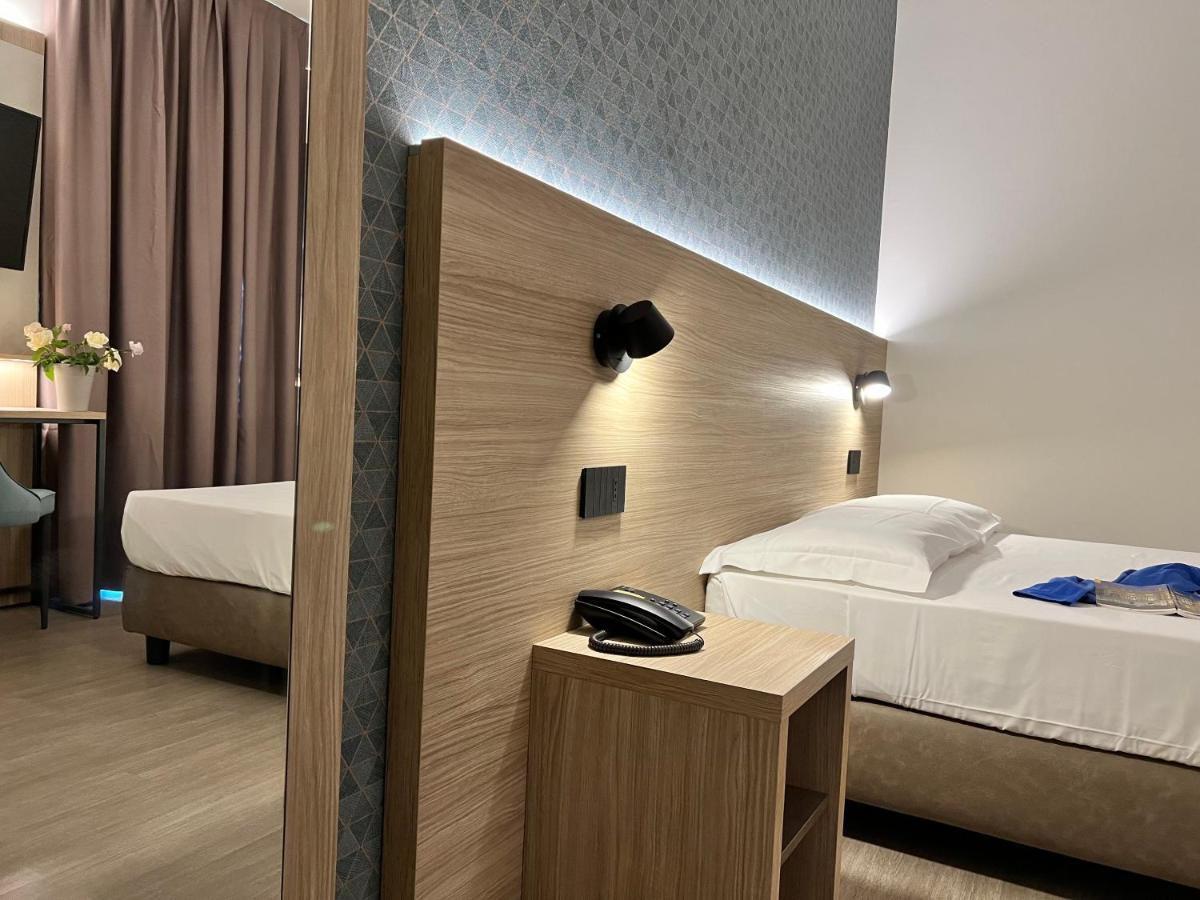 Hotel Gardenia Romano Canavese Екстер'єр фото