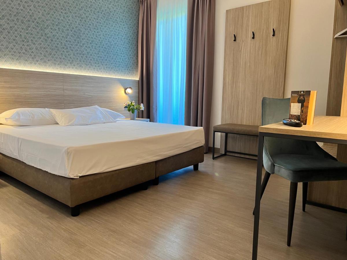 Hotel Gardenia Romano Canavese Екстер'єр фото