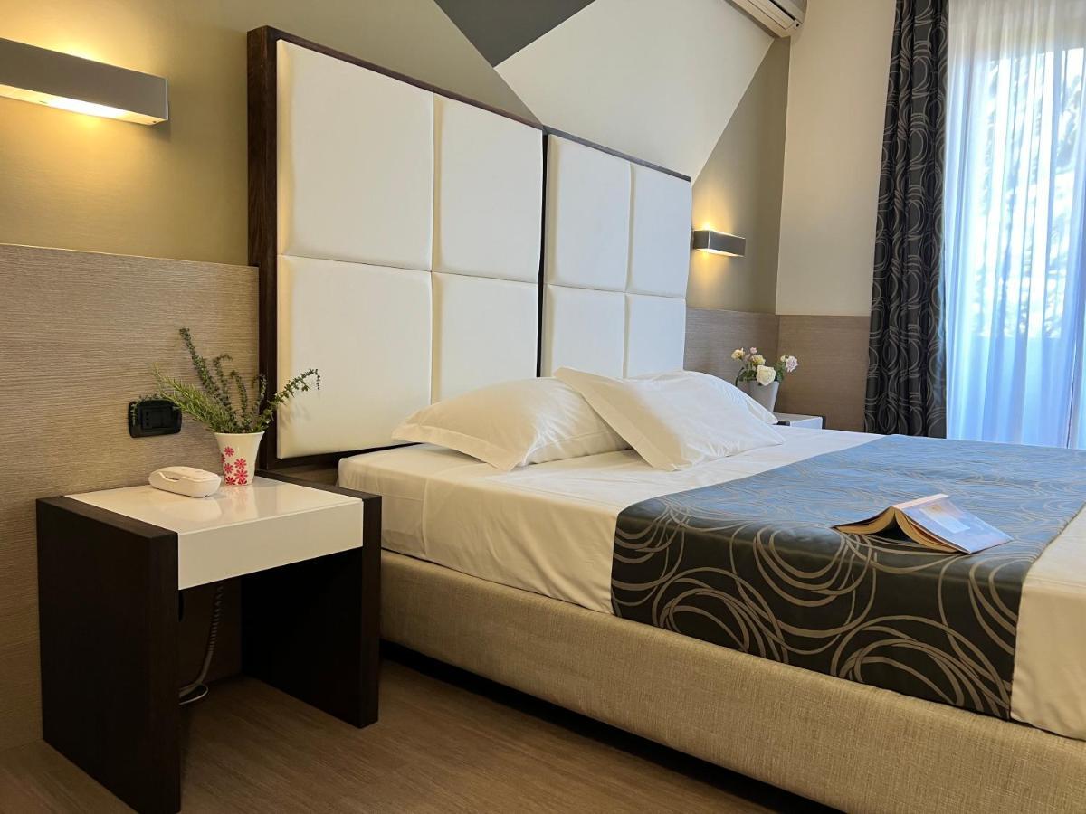 Hotel Gardenia Romano Canavese Екстер'єр фото