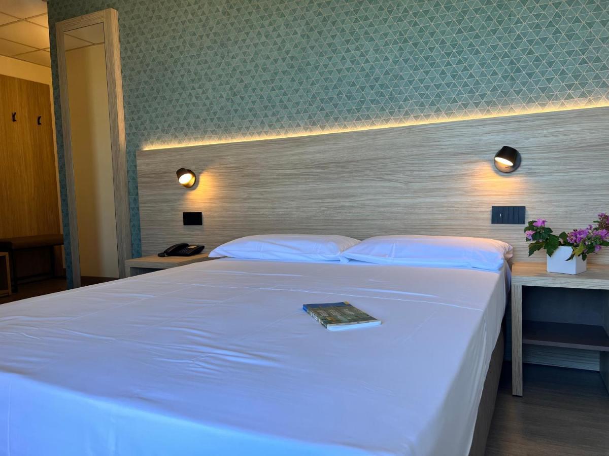 Hotel Gardenia Romano Canavese Екстер'єр фото
