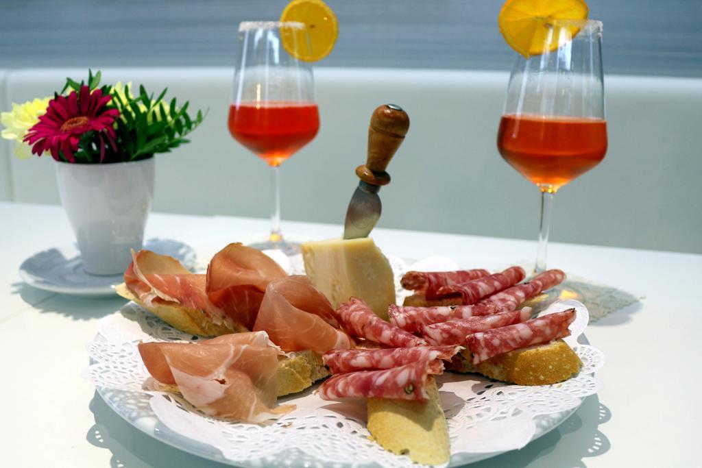 Hotel Gardenia Romano Canavese Екстер'єр фото