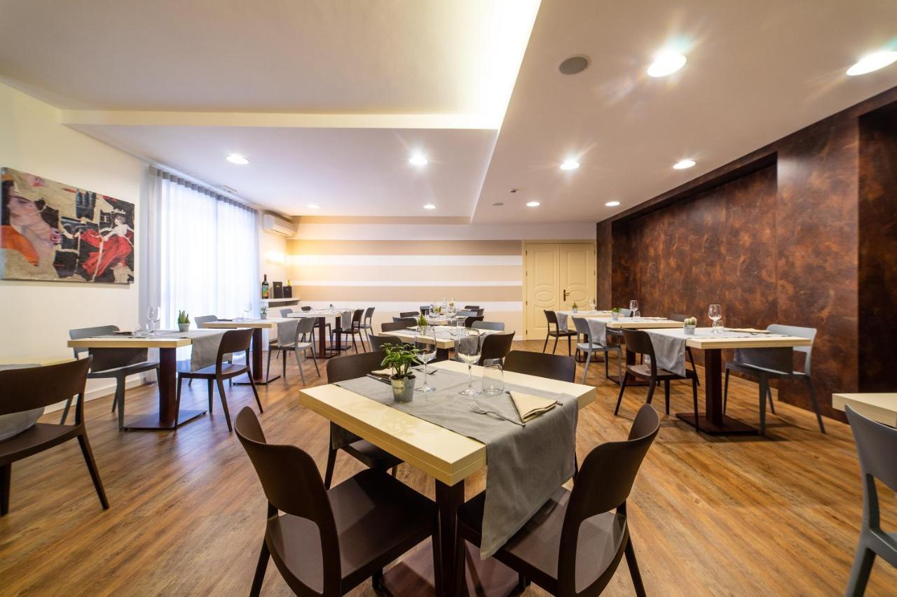 Hotel Gardenia Romano Canavese Екстер'єр фото