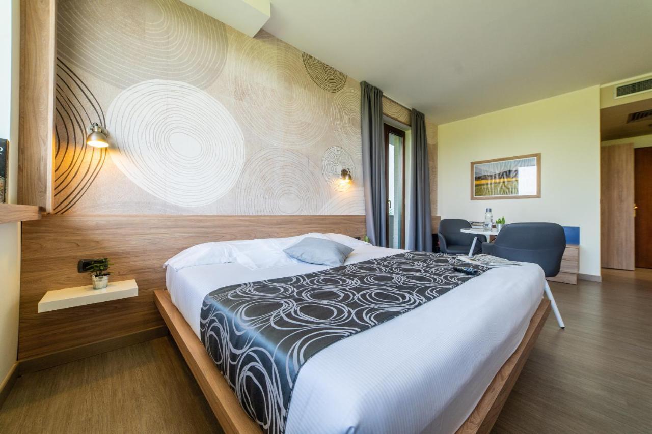 Hotel Gardenia Romano Canavese Екстер'єр фото