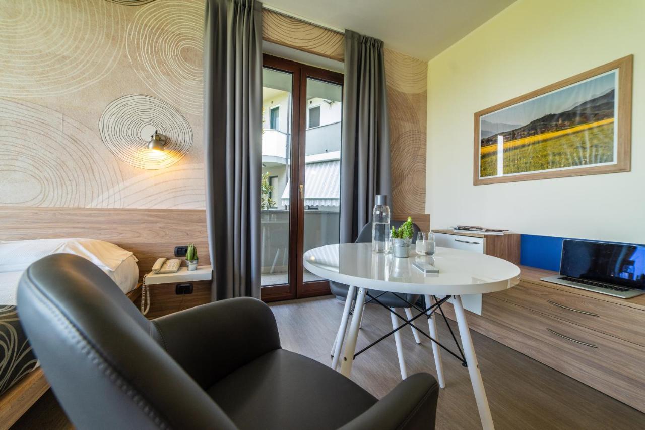 Hotel Gardenia Romano Canavese Екстер'єр фото